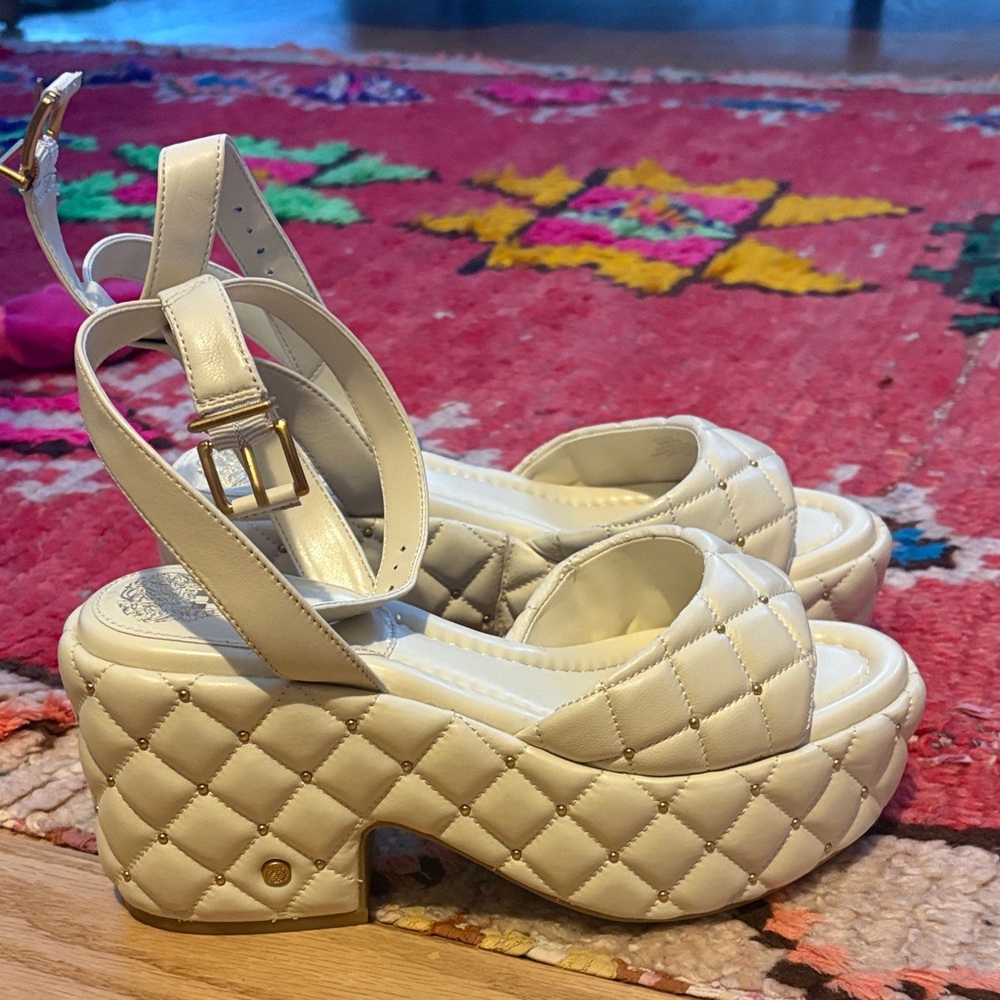 Vince Camuto Cream Quilted Platform Sandals - Picture 3 of 3
